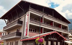 Hotel La Chaumiere A 100M Du Telecabine